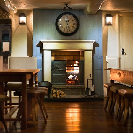 ホテル The Fenwick Steak & Seafood Pub Claughton エクステリア 写真