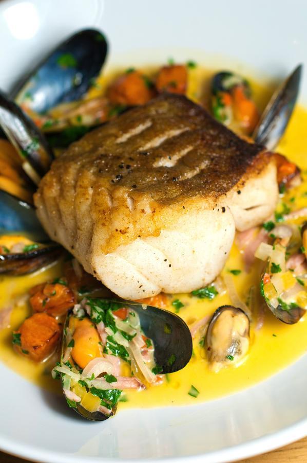 ホテル The Fenwick Steak & Seafood Pub Claughton エクステリア 写真